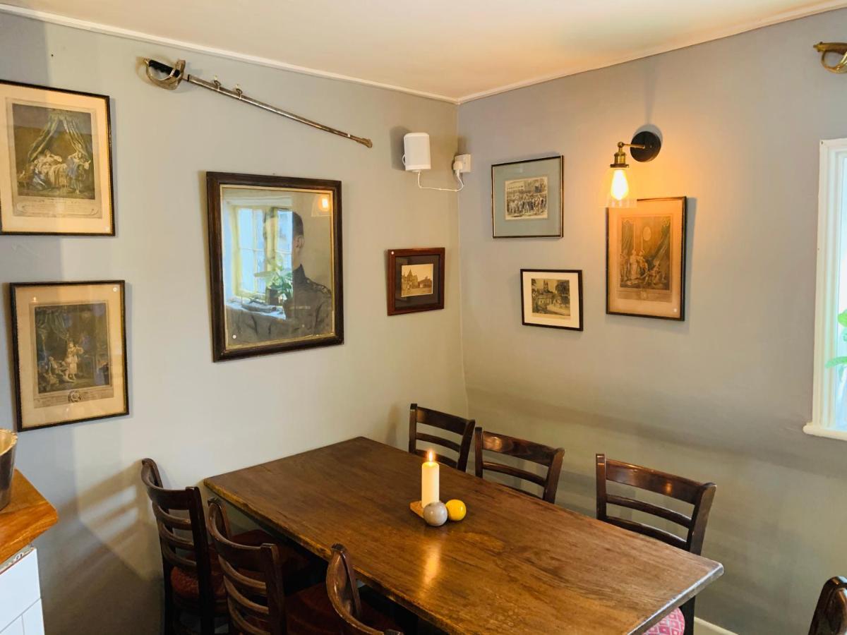The Swan Inn Midhurst Exterior photo