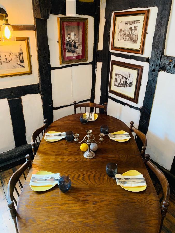 The Swan Inn Midhurst Exterior photo