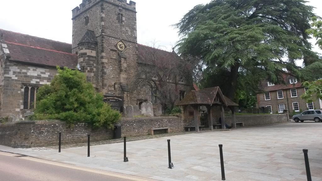 The Swan Inn Midhurst Exterior photo