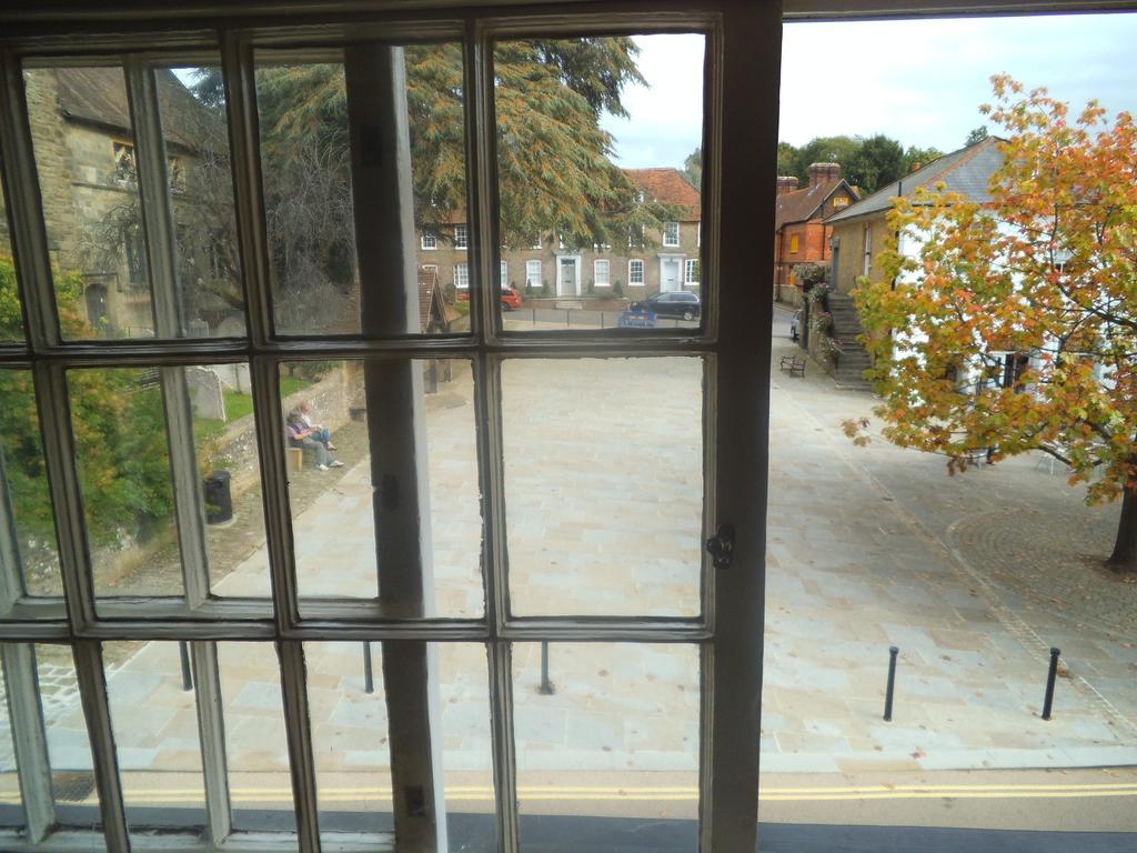 The Swan Inn Midhurst Room photo