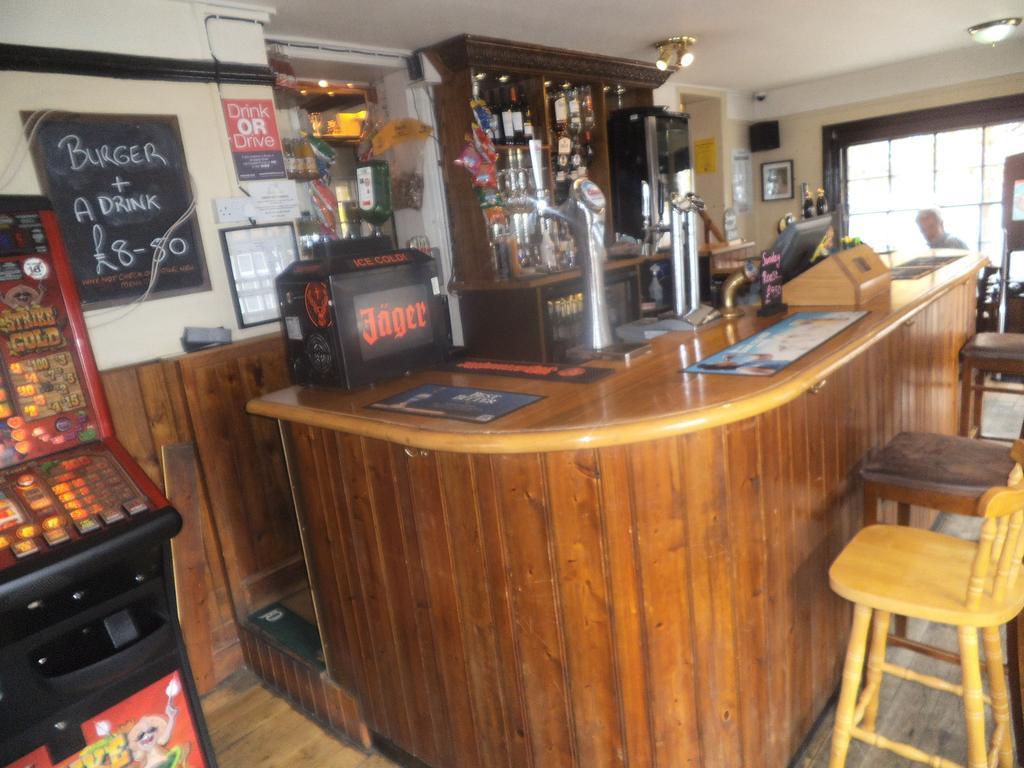 The Swan Inn Midhurst Exterior photo