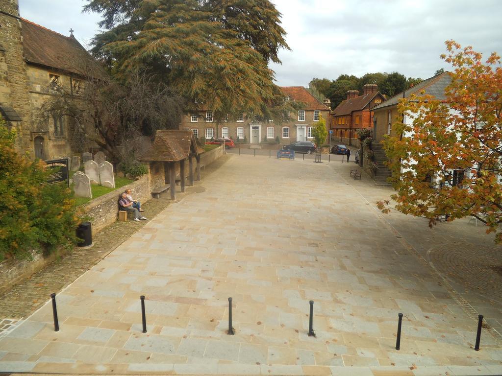 The Swan Inn Midhurst Room photo