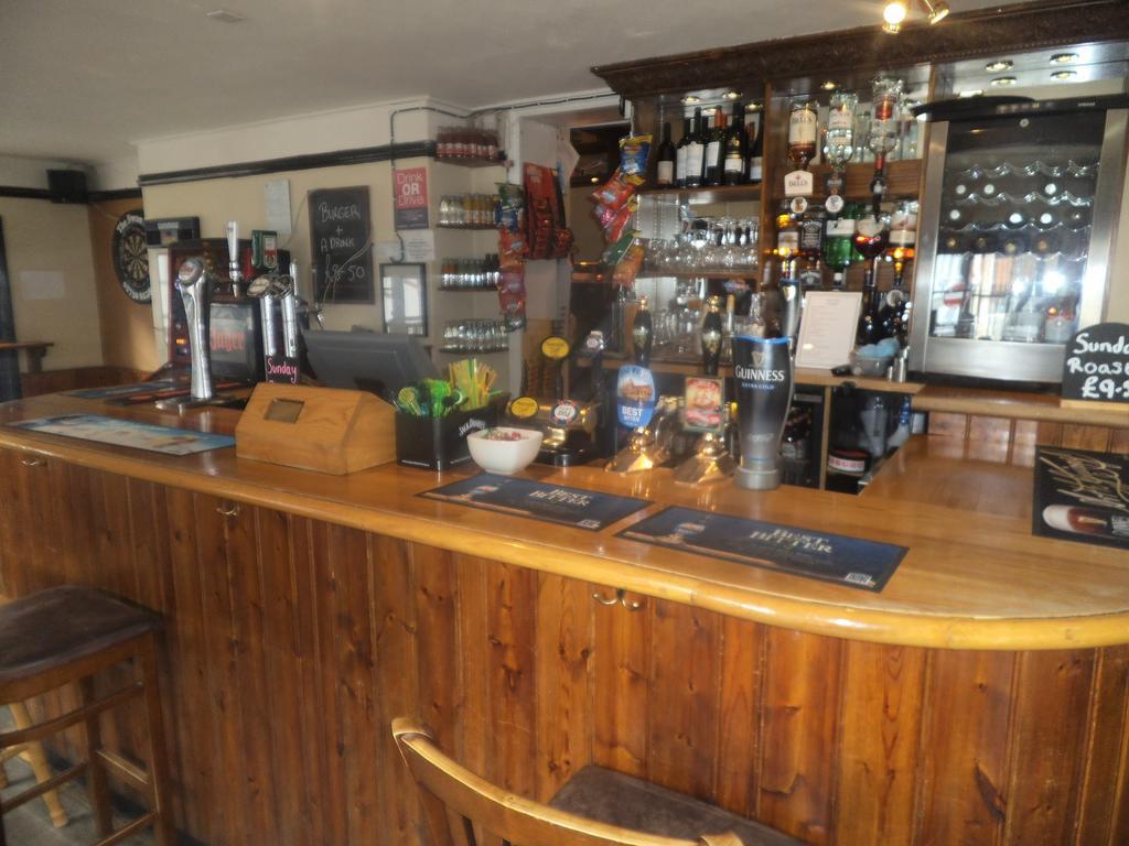 The Swan Inn Midhurst Exterior photo